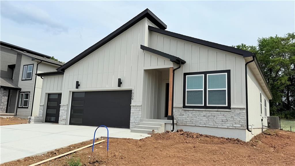 Listing Photo MLS #HMS2520238