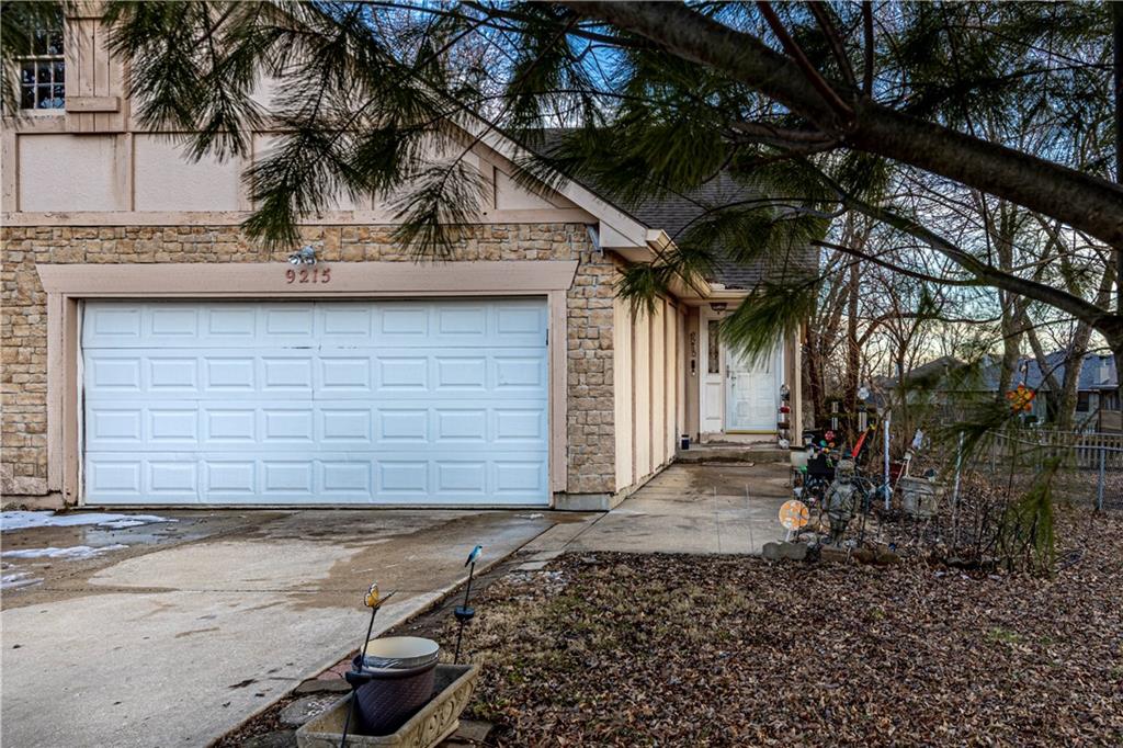 Listing Photo MLS #HMS2526201