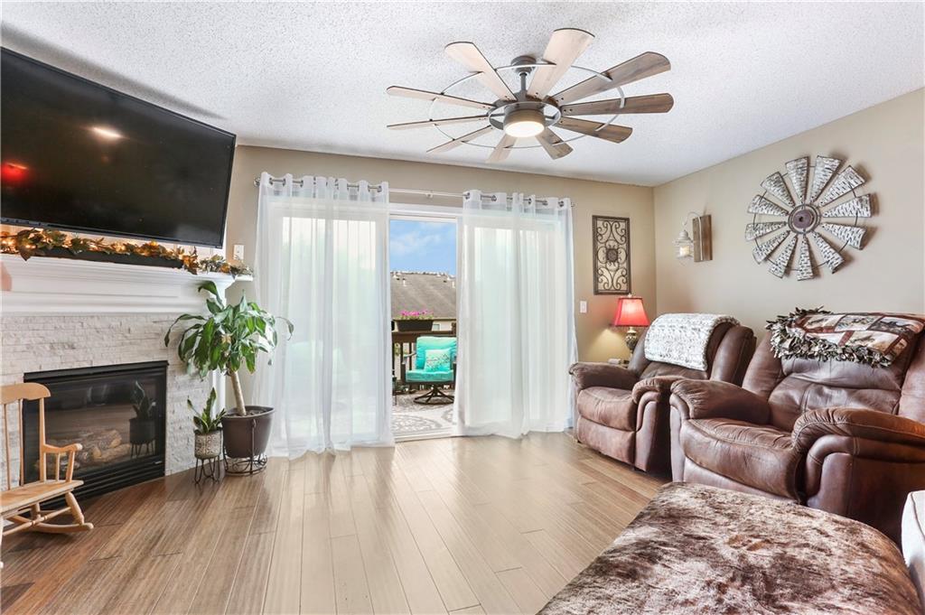 Listing Photo MLS #HMS2536941