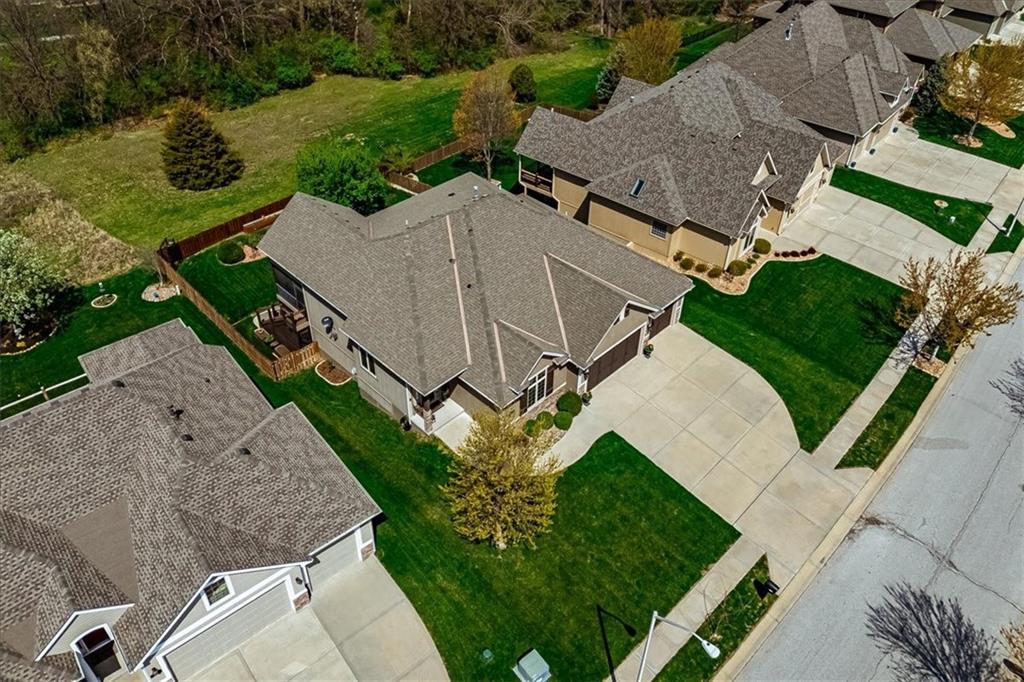 Listing Photo MLS #HMS2545808