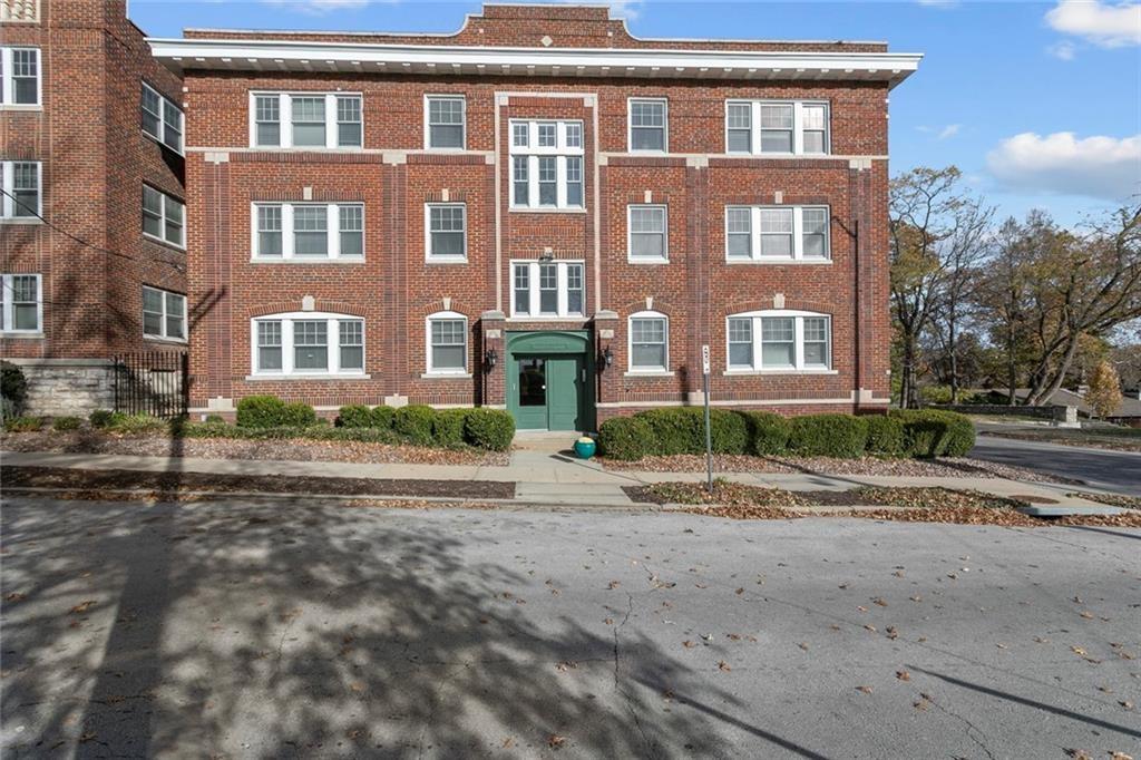 Listing Photo MLS #HMS2546187