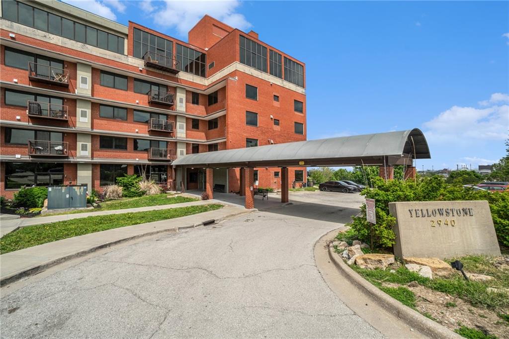 Listing Photo MLS #HMS2546442