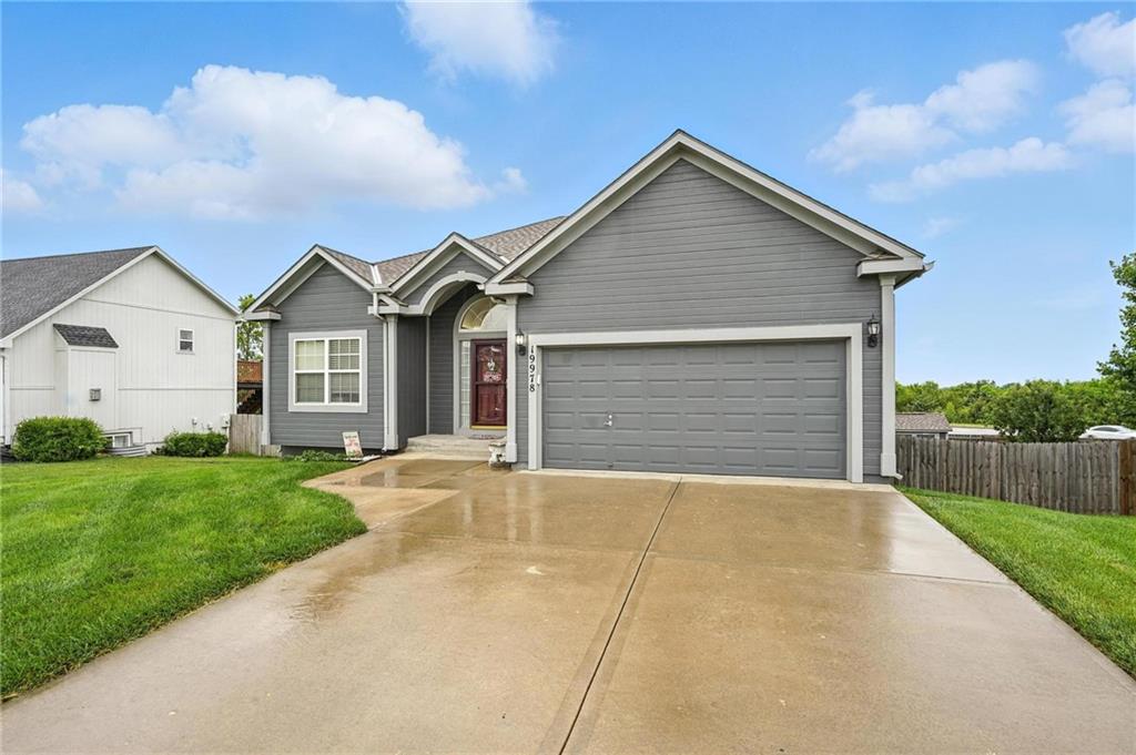 Listing Photo MLS #HMS2549272