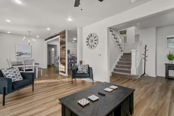 Listing Photo MLS #HMS2550060