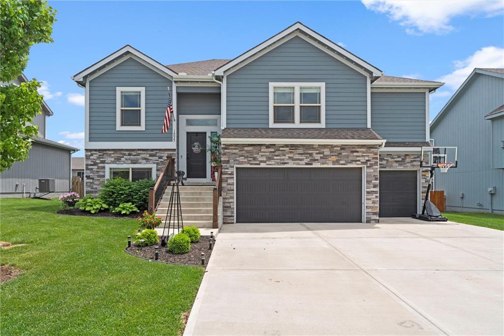 Listing Photo MLS #HMS2550303