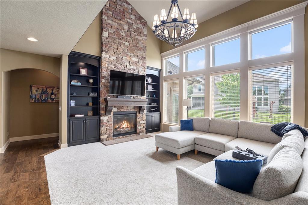 Listing Photo MLS #HMS2550407