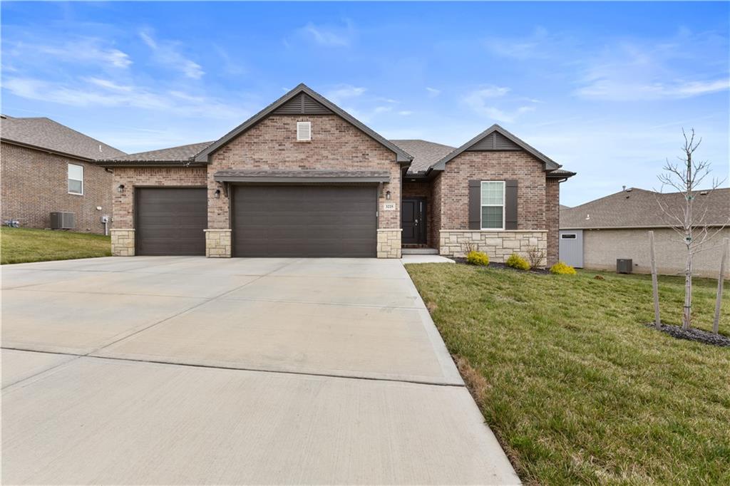 Listing Photo MLS #HMS2550467