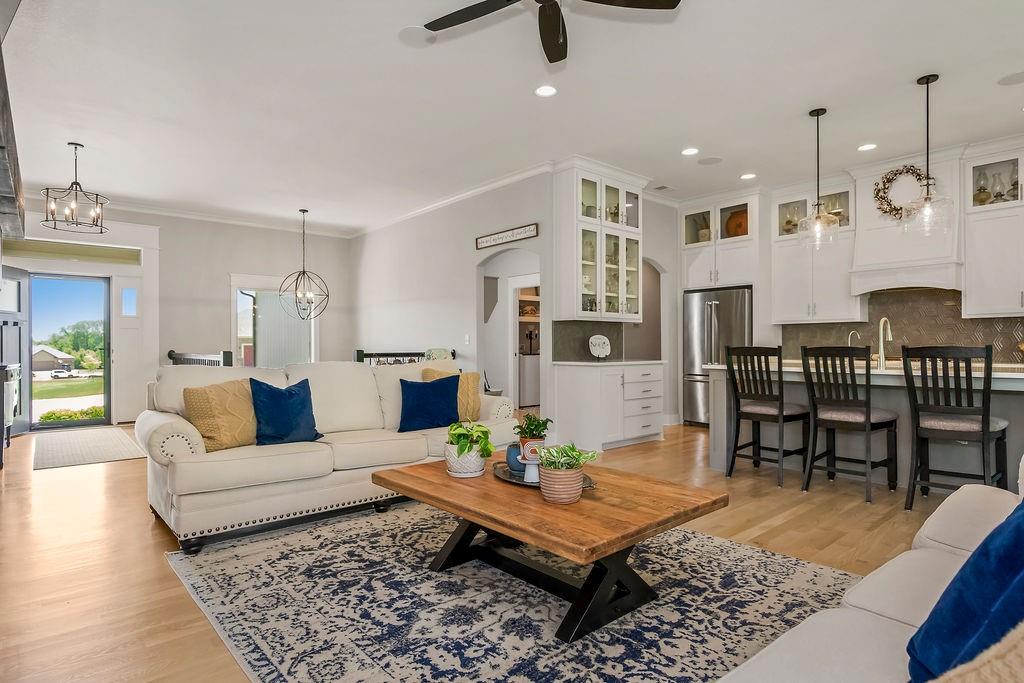 Listing Photo MLS #HMS2550588