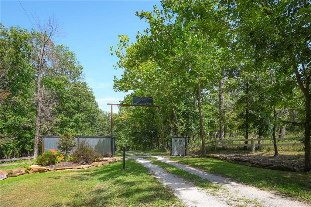 Listing Photo MLS #HMS2551256