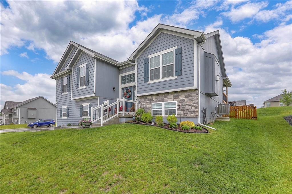 Listing Photo MLS #HMS2551483