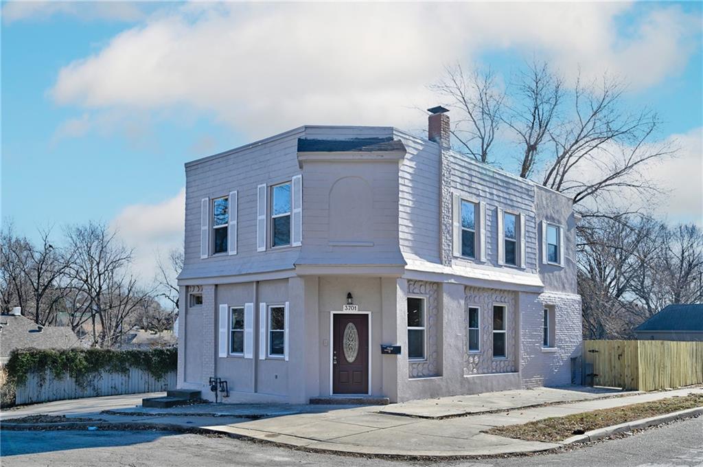Listing Photo MLS #HMS2551603