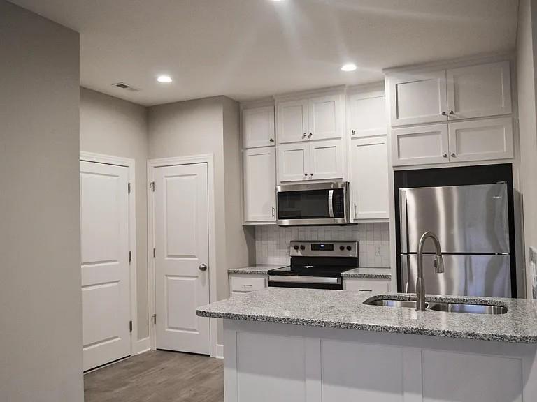 Listing Photo MLS #HMS2551629