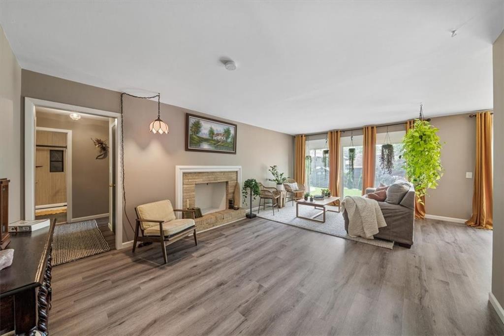 Listing Photo MLS #HMS2551851