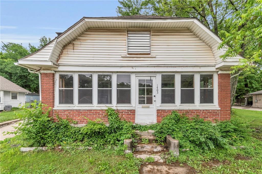 Listing Photo MLS #HMS2551972