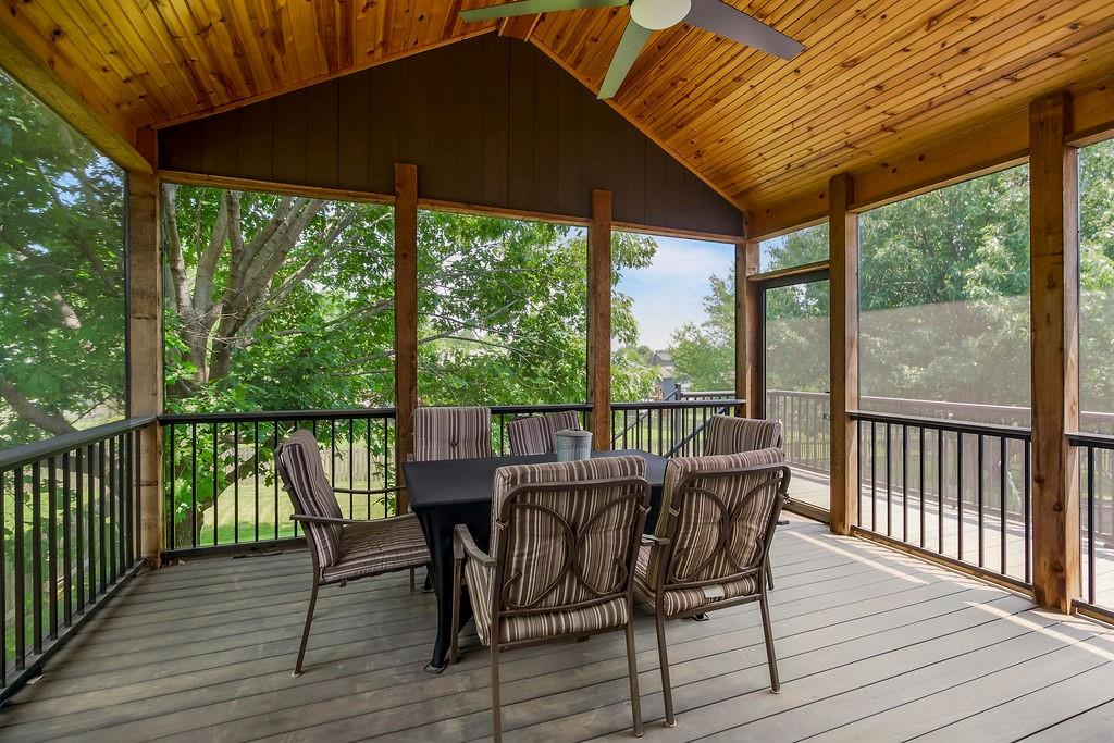 Listing Photo MLS #HMS2552306