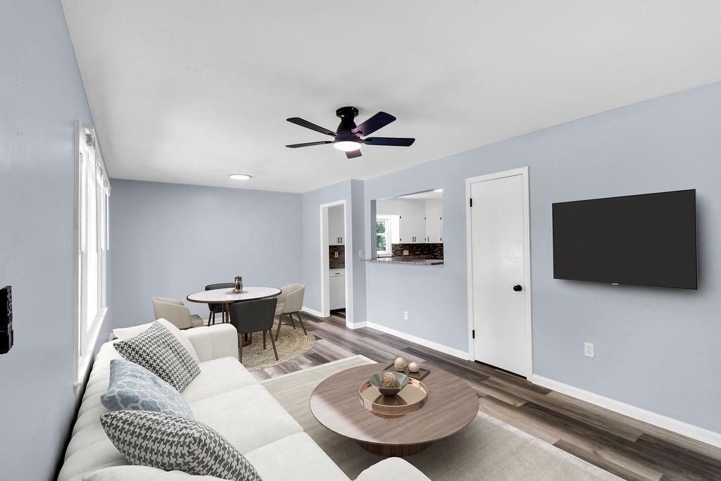 Listing Photo MLS #HMS2553080
