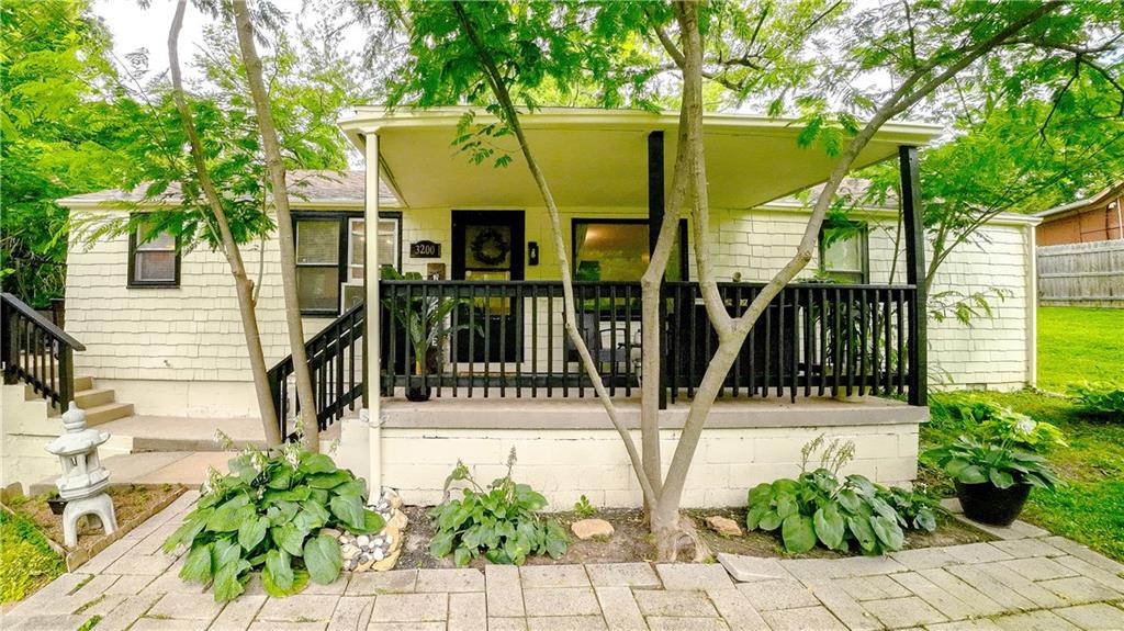 Listing Photo MLS #HMS2553143