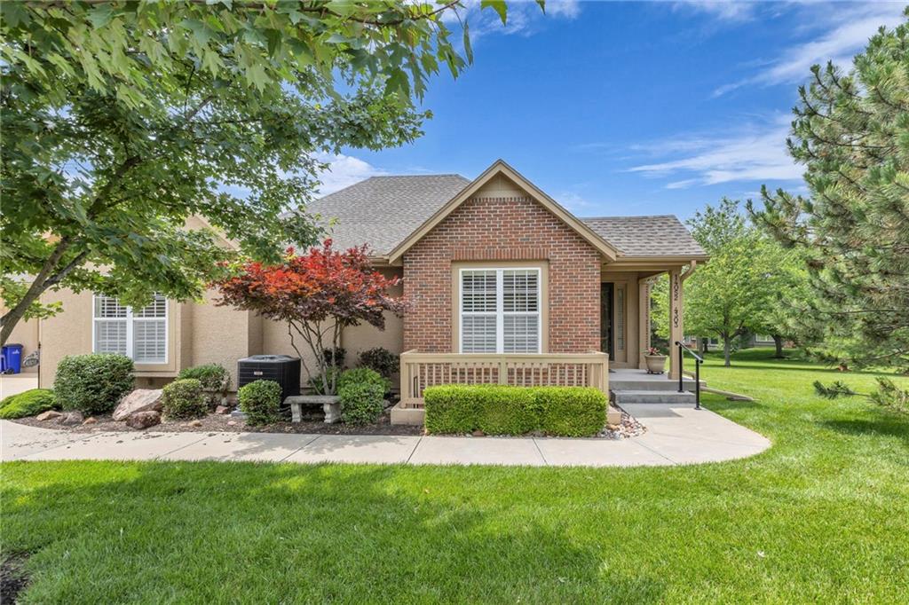 Listing Photo MLS #HMS2553405