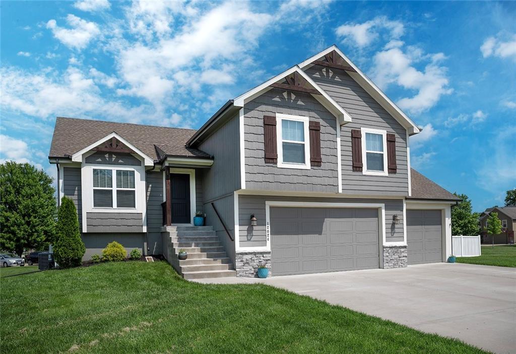 Listing Photo MLS #HMS2553477