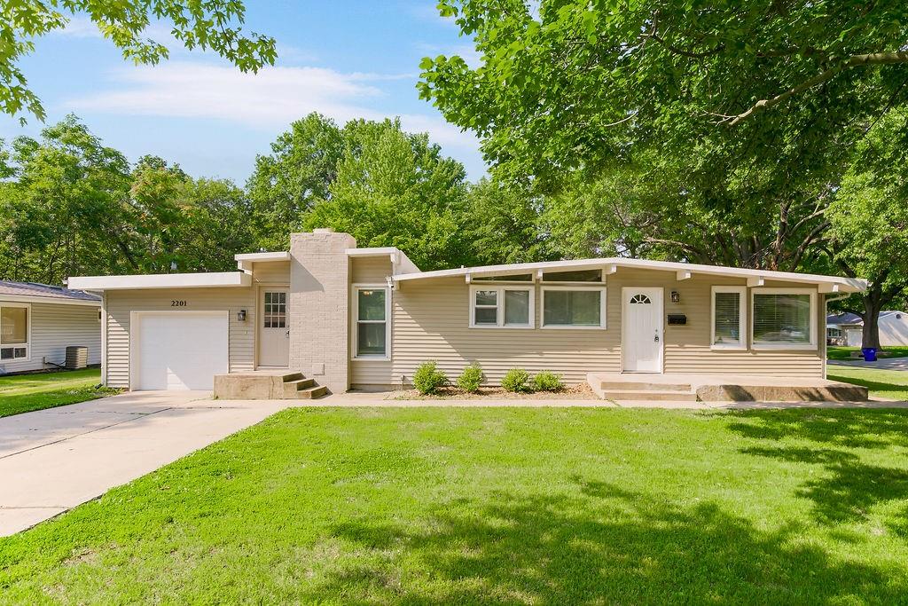 Listing Photo MLS #HMS2553548