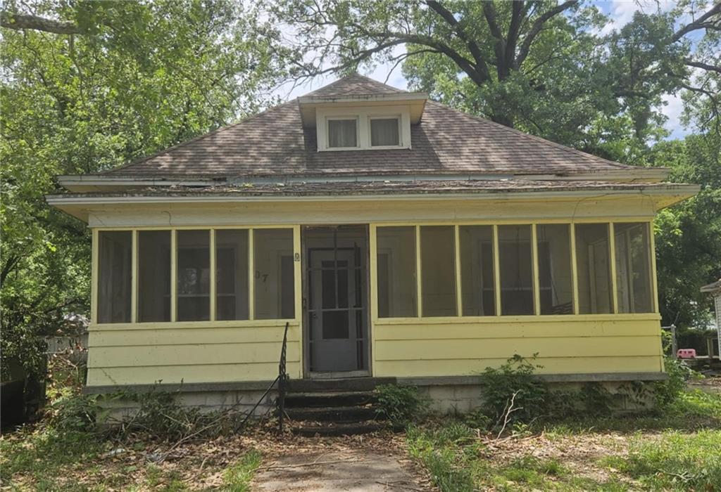 Listing Photo MLS #HMS2553577