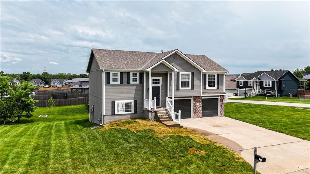 Listing Photo MLS #HMS2553772