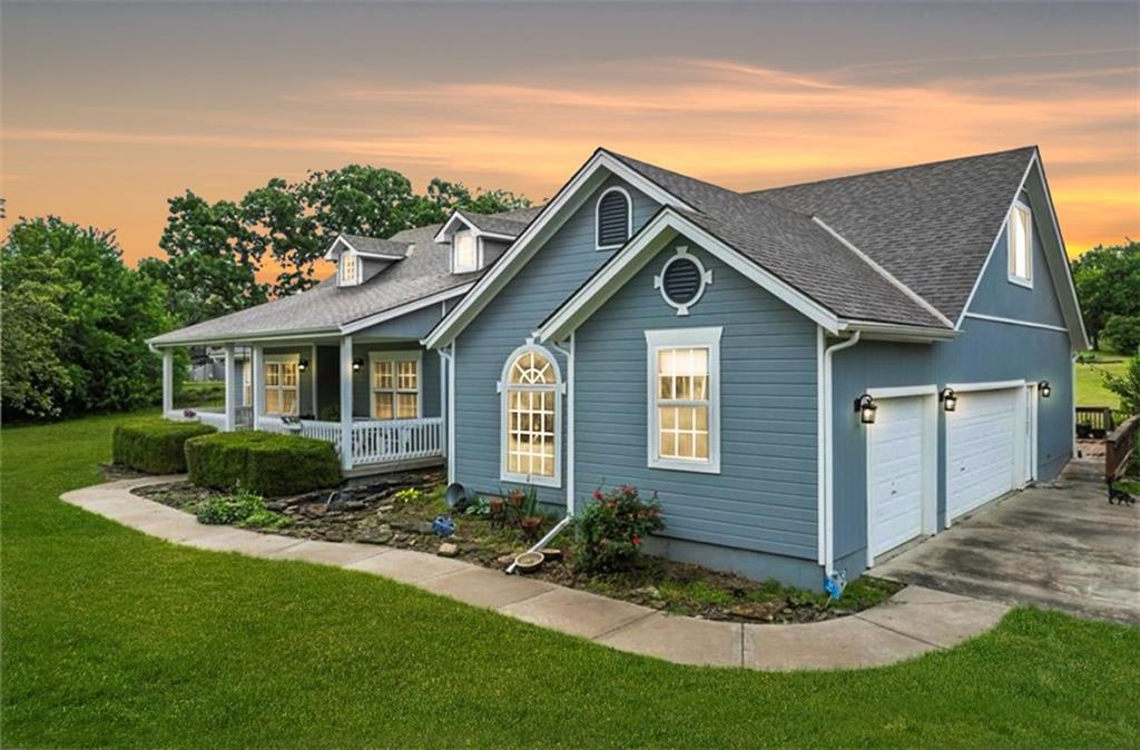 Listing Photo MLS #HMS2555343