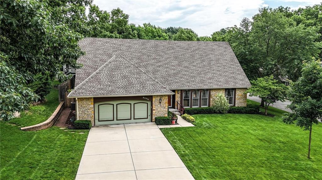 Listing Photo MLS #HMS2555555