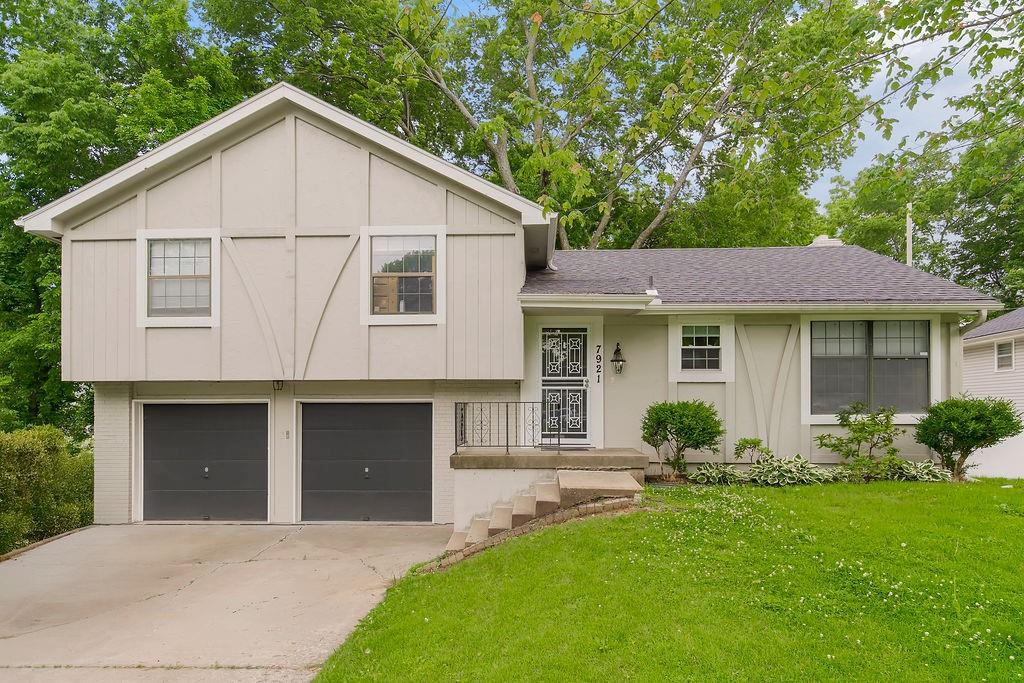Listing Photo MLS #HMS2555745