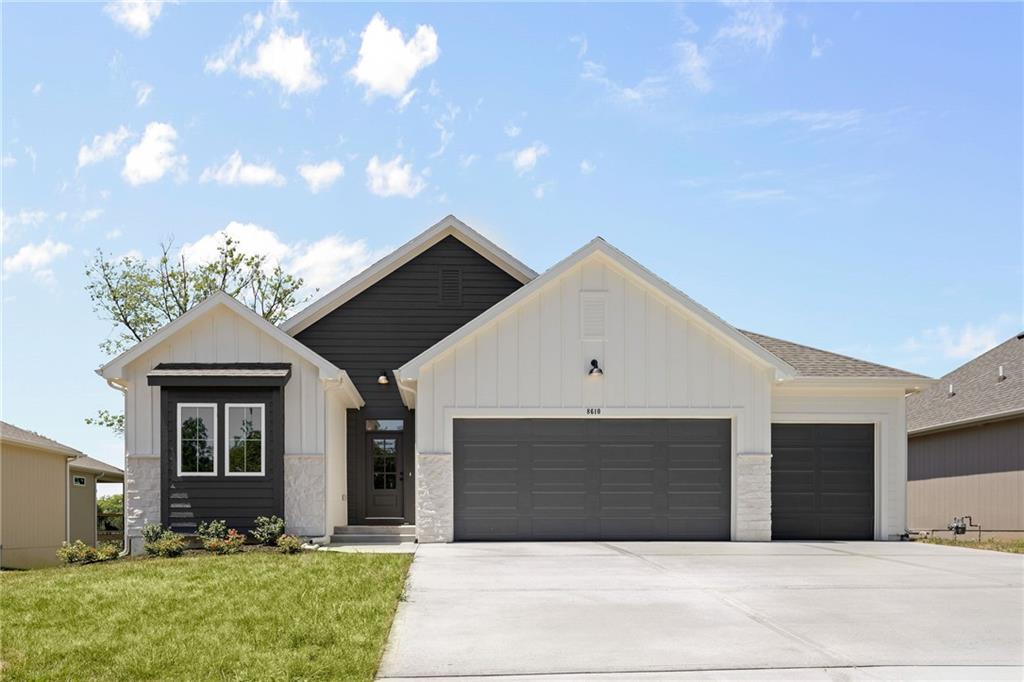 Listing Photo MLS #HMS2555811