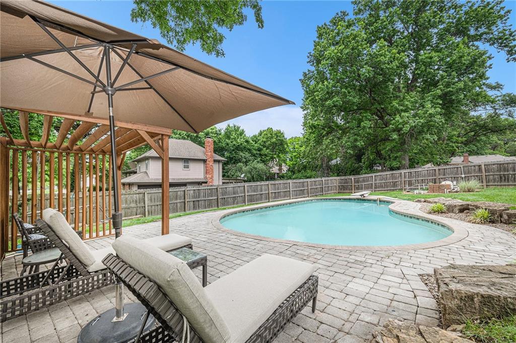 Listing Photo MLS #HMS2555875