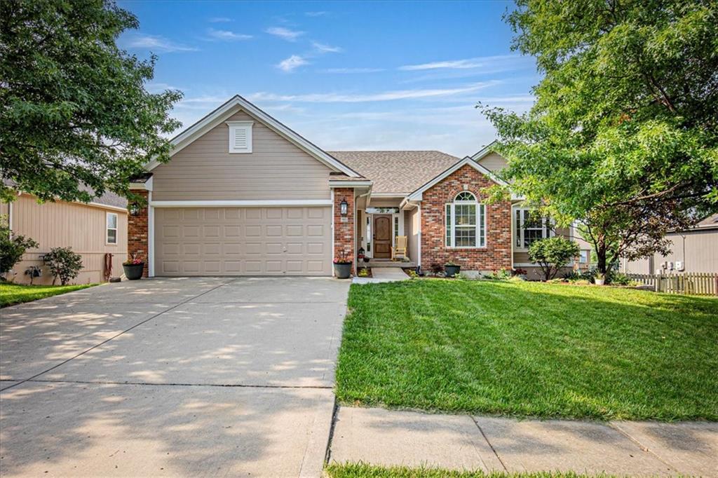 Listing Photo MLS #HMS2555901