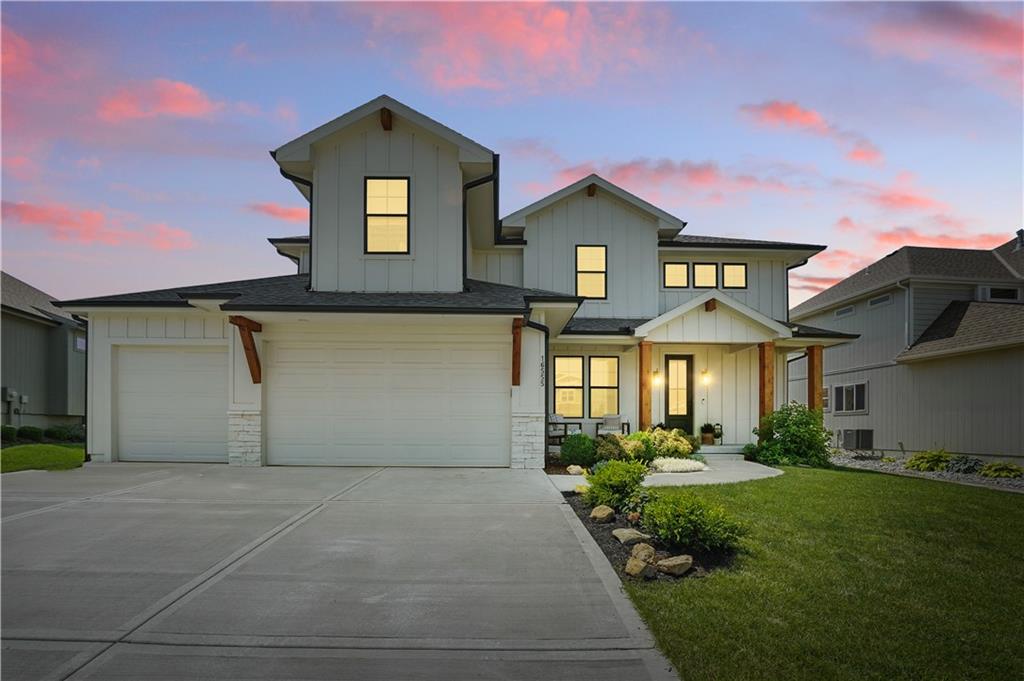 Listing Photo MLS #HMS2555905