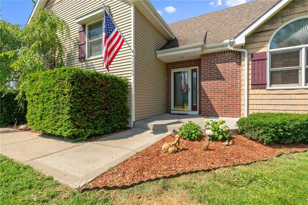 Listing Photo MLS #HMS2555958