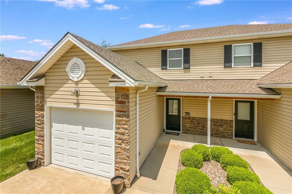 Listing Photo MLS #HMS2555973
