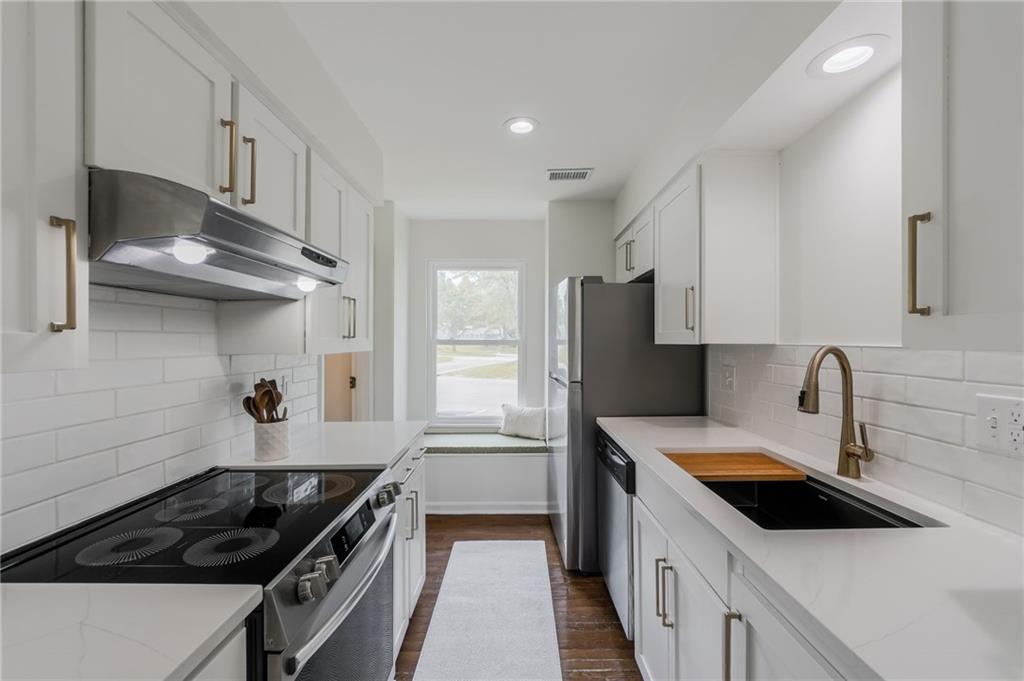 Listing Photo MLS #HMS2555998