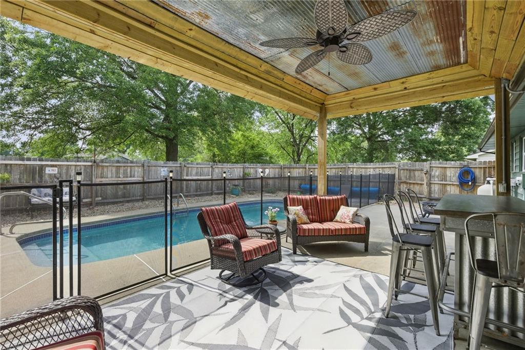 Listing Photo MLS #HMS2556828