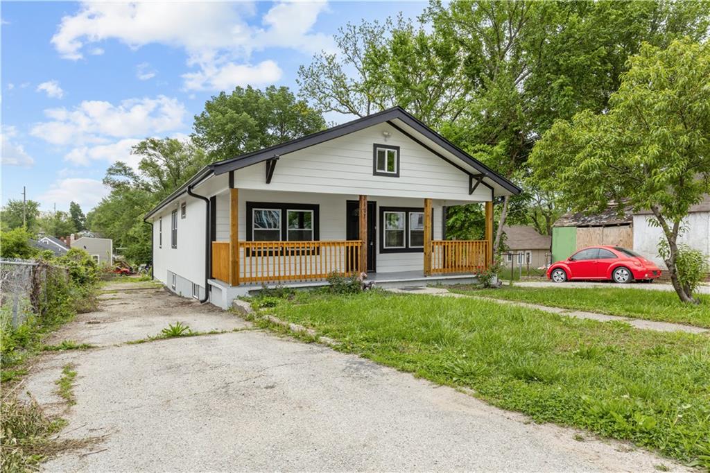 Listing Photo MLS #HMS2557128