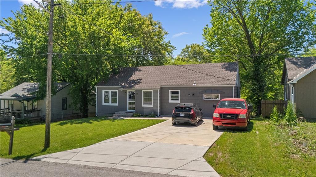 Listing Photo MLS #HMS2557141