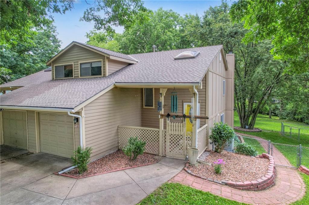 Listing Photo MLS #HMS2557211