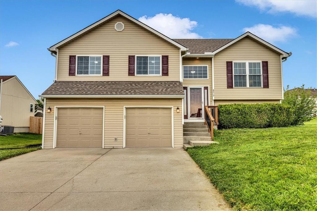 Listing Photo MLS #HMS2557581