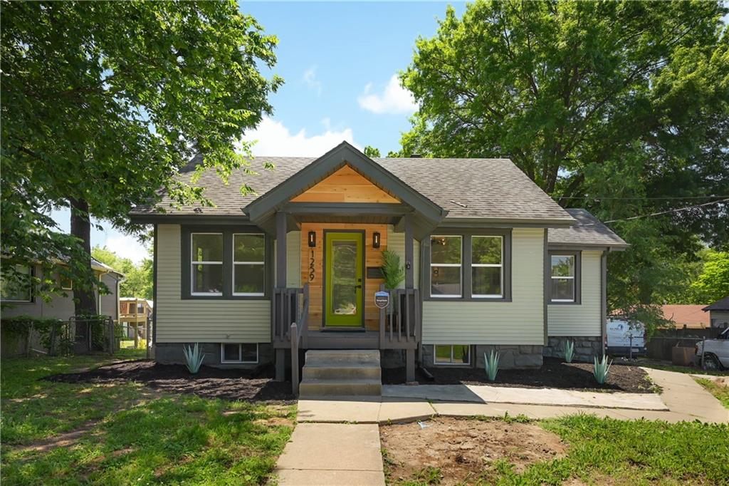 Listing Photo MLS #HMS2557589
