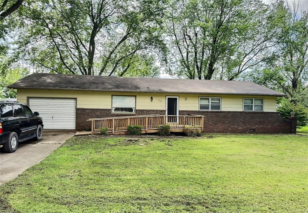 Listing Photo MLS #HMS2557680