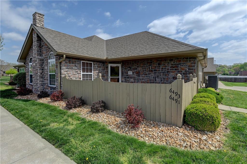 Listing Photo MLS #HMS2557899