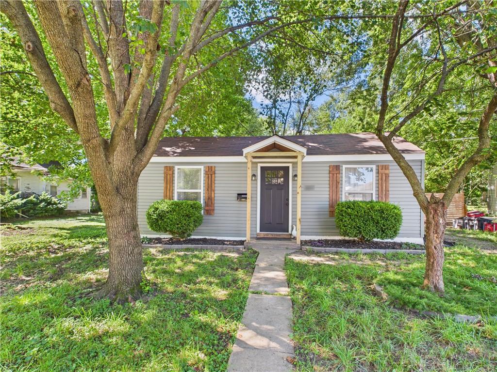 Listing Photo MLS #HMS2557912