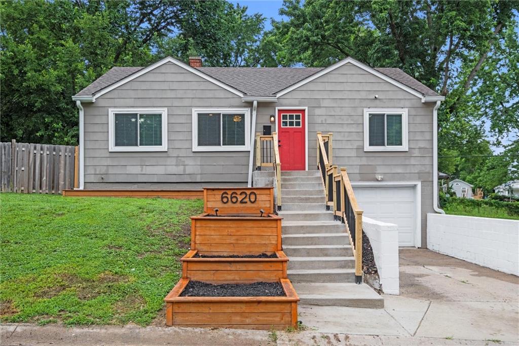 Listing Photo MLS #HMS2557941