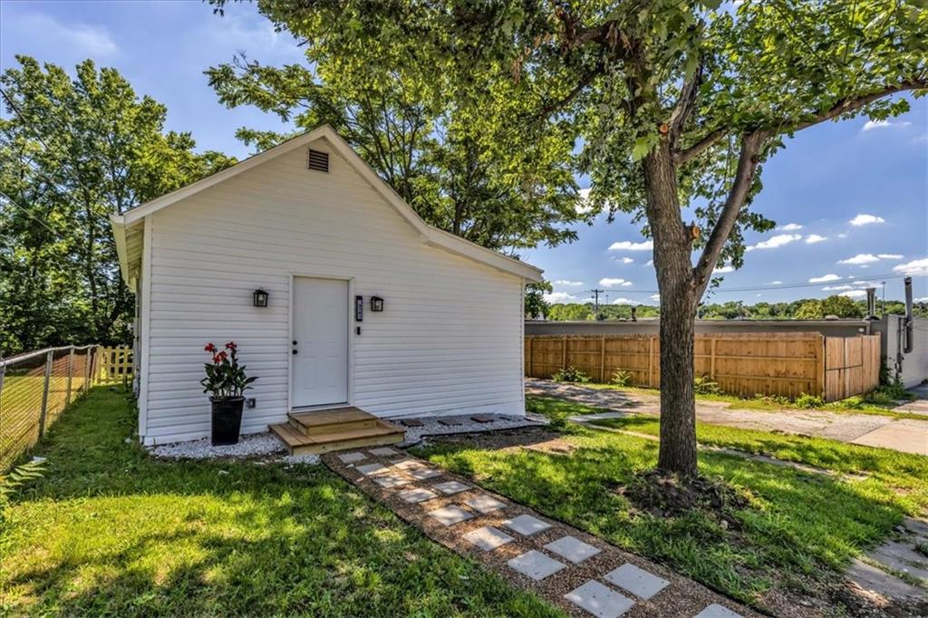 Listing Photo MLS #HMS2559271