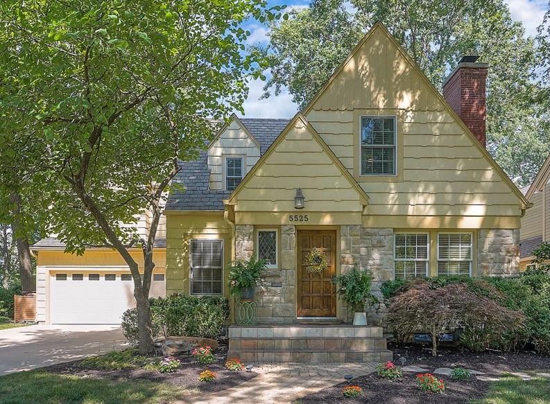 Listing Photo MLS #HMS2560121