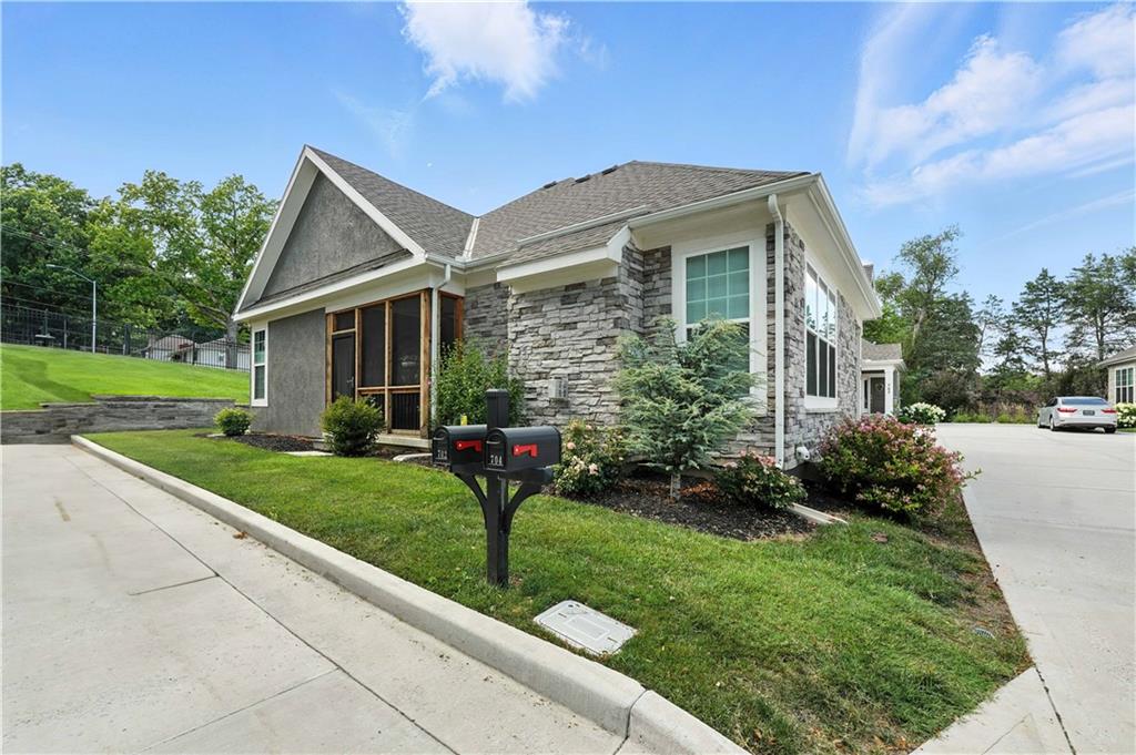 Listing Photo MLS #HMS2561357