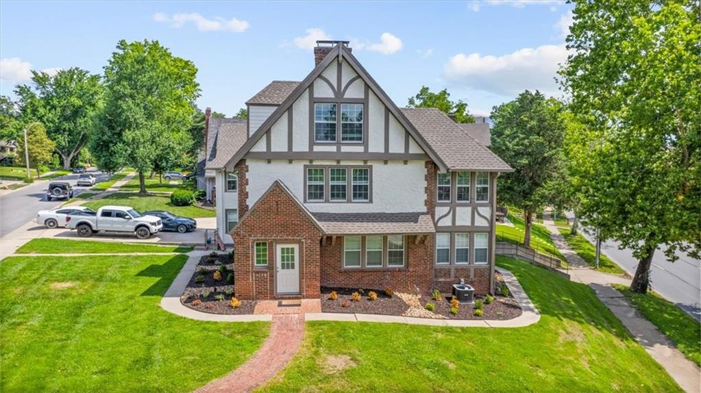 Listing Photo MLS #HMS2563095